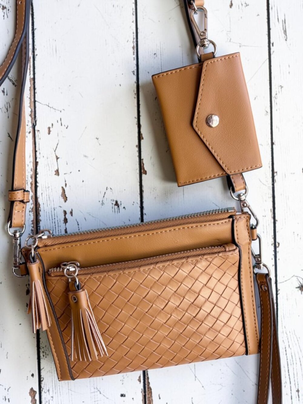 Jen & Co Tan Woven Crossbody Bag Wallet Set Tassel Wristlet Convertible Purse